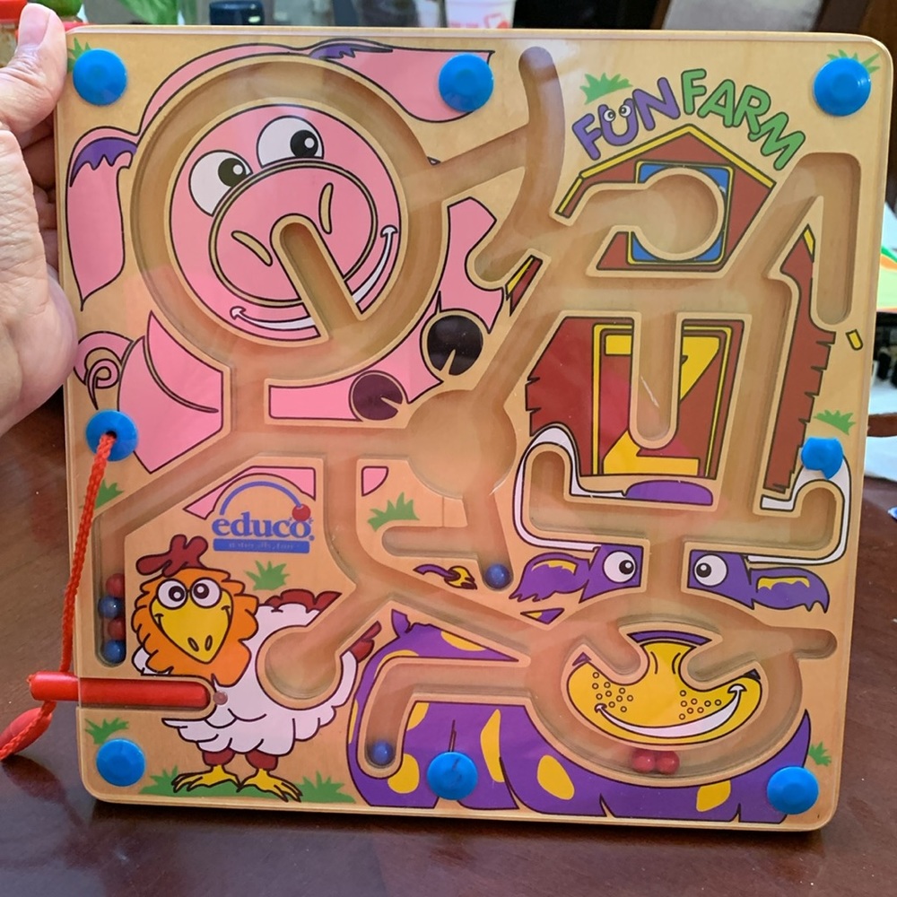 Educo fun farm magnetic bead maze game